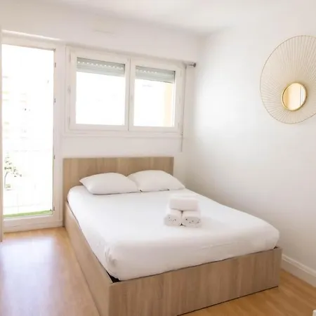 Spacieux Avec Balcons, 4 Chambres, Espace & Confort, Centre Gare
